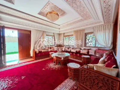 Charming 800 m² villa with private pool in Taga