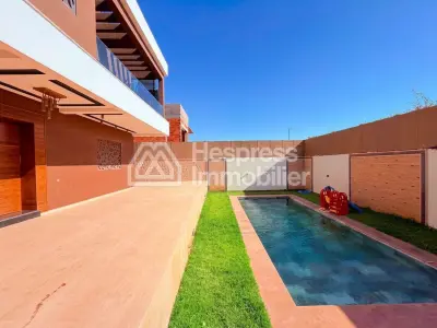 Charming 800 m² villa with private pool in Taga