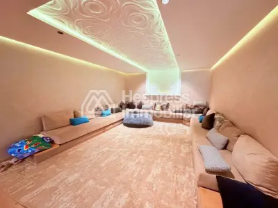 Charming 800 m² villa with private pool in Taga
