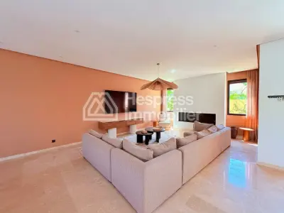 Charmante villa moderne avec piscine privée