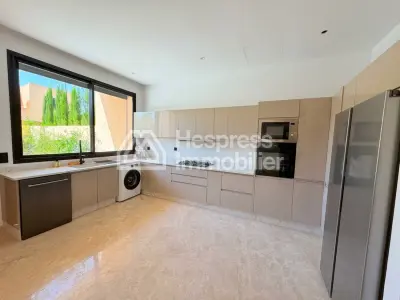 Charmante villa moderne avec piscine privée