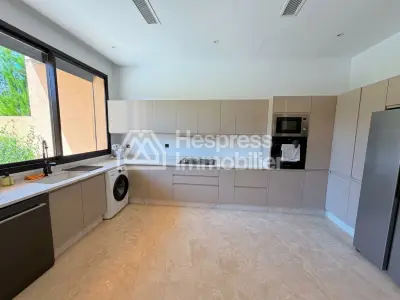 Charmante villa moderne avec piscine privée