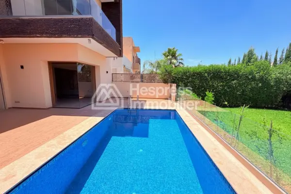 Splendid villa with private pool in a residence
