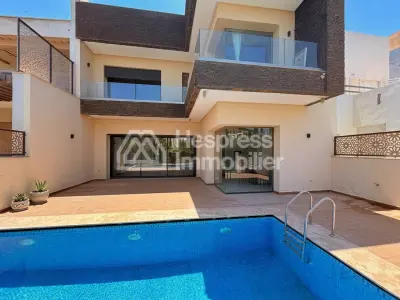 Splendid villa with private pool in a residence