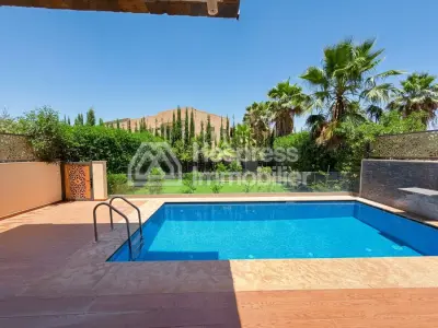 Splendid villa with private pool in a residence