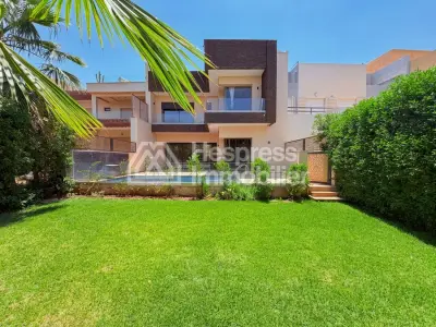 Splendid villa with private pool in a residence