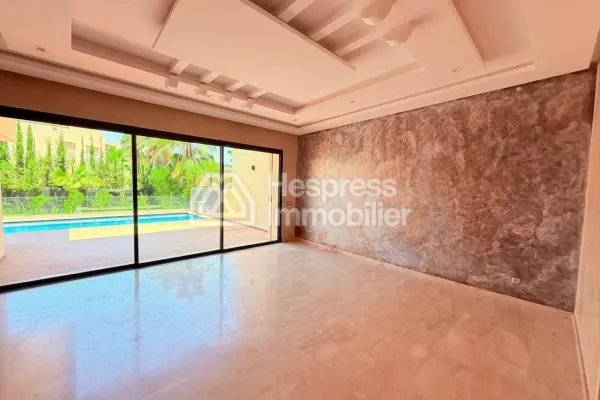 Splendid villa with private pool in a residence