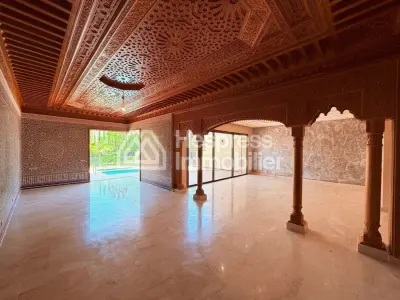 Splendid villa with private pool in a residence