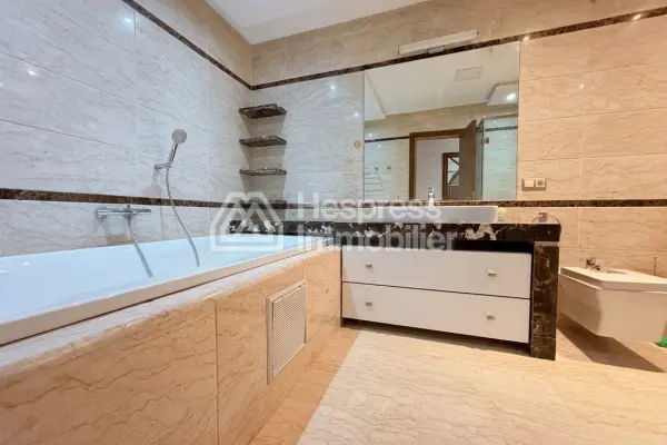 Splendid villa with private pool in a residence