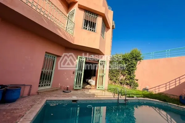 Magnifique villa avec piscine sur résidence sécurisée