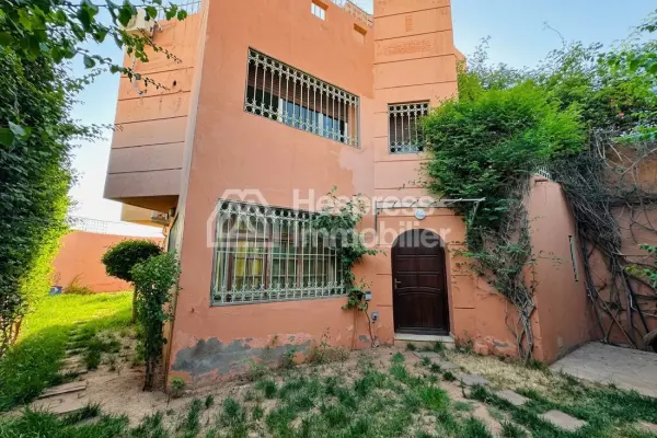 Magnifique villa avec piscine sur résidence sécurisée