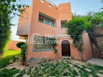 Magnifique villa avec piscine sur résidence sécurisée