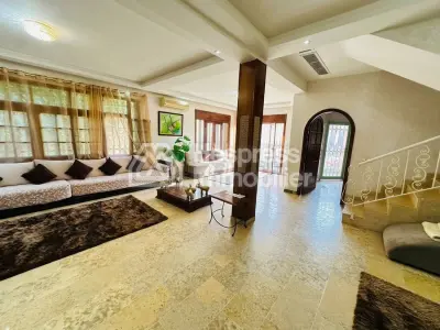 Magnifique villa avec piscine sur résidence sécurisée