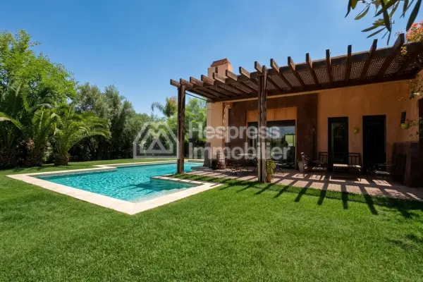 Magnifique villa plain pied avec piscine sur résidence