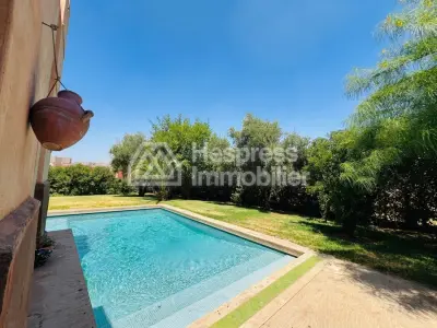 Magnifique villa plain pied avec piscine sur résidence