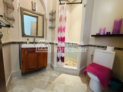 Magnifique villa plain pied avec piscine sur résidence