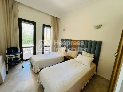 Magnifique villa plain pied avec piscine sur résidence