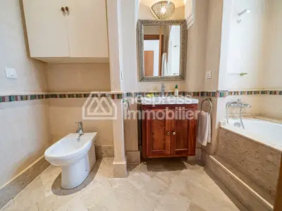 Magnifique villa plain pied avec piscine sur résidence