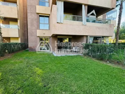 Magnificent 2-bedroom garden-level apartment in Prestigia