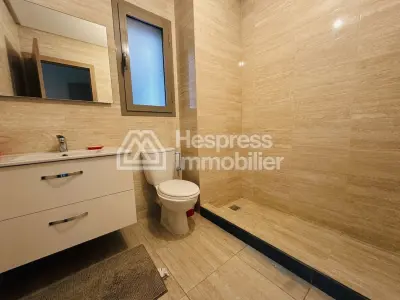 Magnificent 2-bedroom garden-level apartment in Prestigia