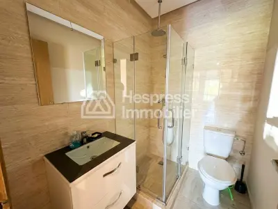 Magnificent 2-bedroom garden-level apartment in Prestigia
