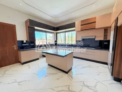 Belle villa 4 suites avec piscine privée à Targa