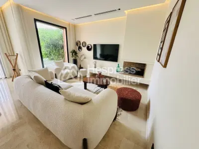 Stunning new modern villa in a secure residence