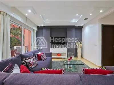 Stunning modern duplex in a residence at Majorelle