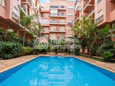 Beautiful apartment in a residence with swimming pool at Majorelle