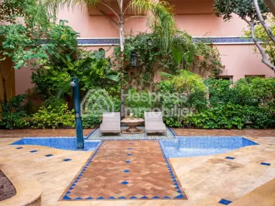 Beautiful apartment in a residence with swimming pool at Majorelle