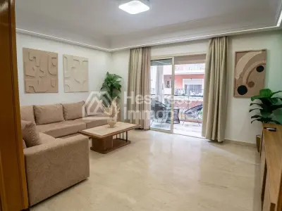 Beautiful apartment in a residence with swimming pool at Majorelle