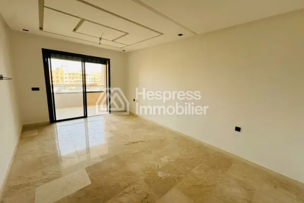 Unfurnished 3-bedroom apartment – ​​near M Avenue