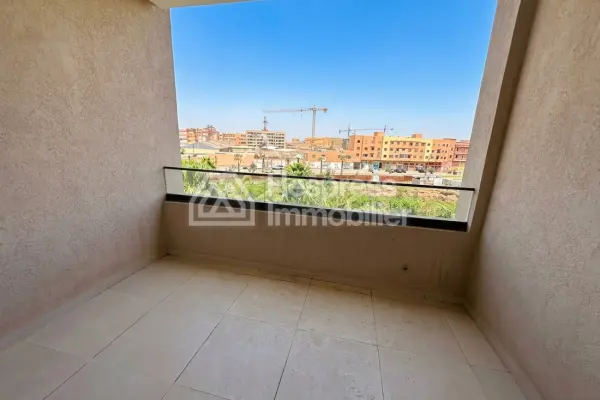 Unfurnished 3-bedroom apartment – ​​near M Avenue