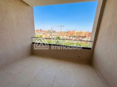 Unfurnished 3-bedroom apartment – ​​near M Avenue