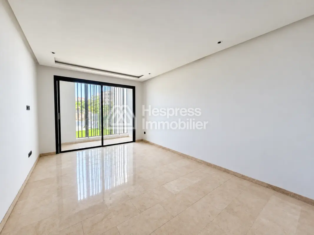 108m2 high standard near CFC