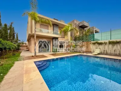 Spacieuse villa avec piscine privée à Targa
