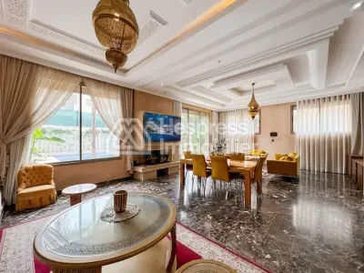 Spacieuse villa avec piscine privée à Targa