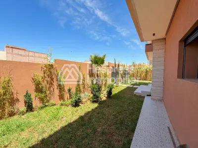 Belle villa avec piscine privée à Targa