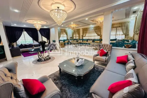 فيلا رائعة مكونة من 4 غرف نوم مع مسبح خاص في تارغا