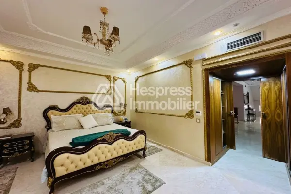 فيلا رائعة مكونة من 4 غرف نوم مع مسبح خاص في تارغا