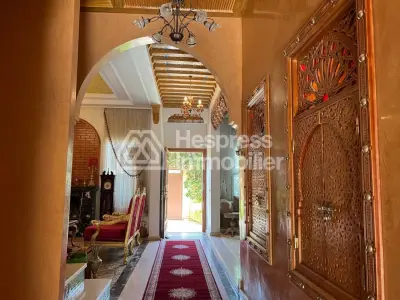 Beautiful 4-bedroom villa with private pool in Targa