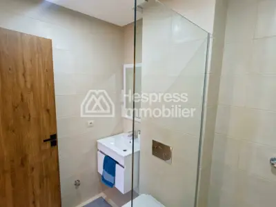 Beautiful 2-bedroom furnished apartment in a residence