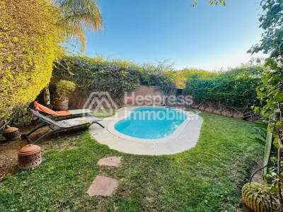 Furnished single-storey villa with private pool