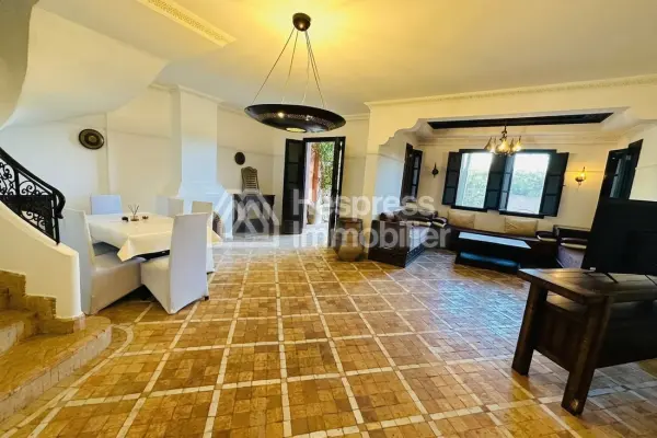 Furnished single-storey villa with private pool