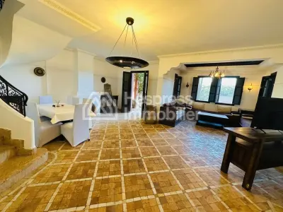 Furnished single-storey villa with private pool