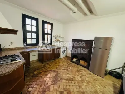 Furnished single-storey villa with private pool