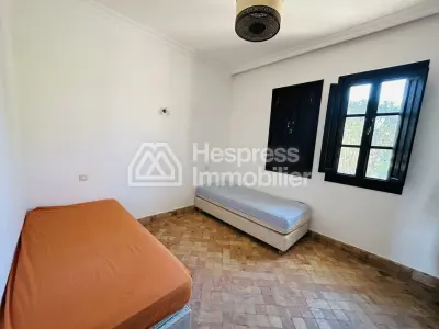 Furnished single-storey villa with private pool