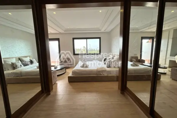فيلا رائعة مكونة من 4 غرف نوم مع مسبح خاص في تارغا
