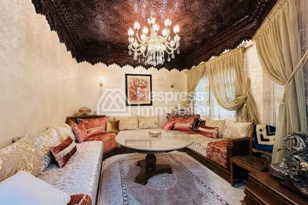 فيلا رائعة مكونة من 4 غرف نوم مع مسبح خاص في تارغا