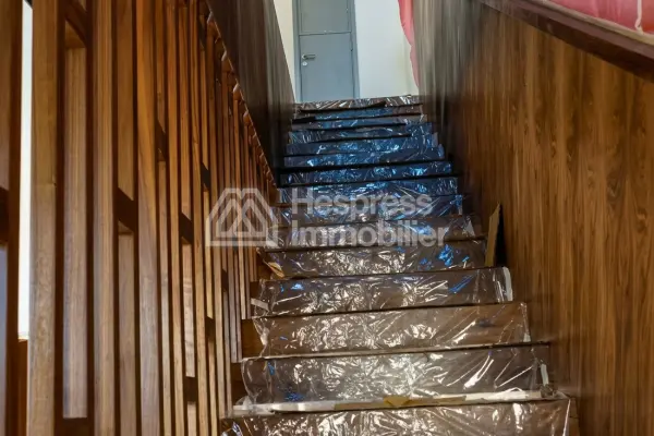 فيلا عصرية جميلة مع مسبح